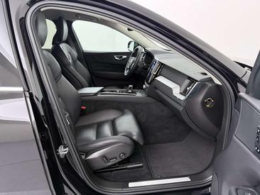 Volvo XC60 B4 Core — photo 22