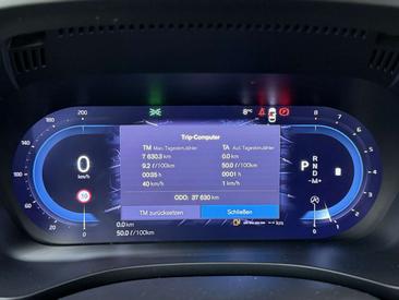 Volvo XC60 B4 Core — photo 27