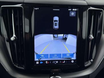 Volvo XC60 B4 Core — photo 31