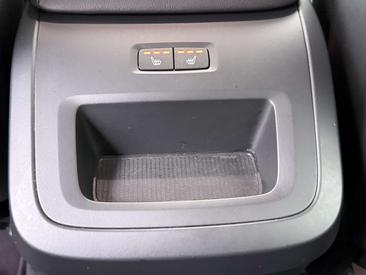 Volvo XC60 B4 Core — photo 37