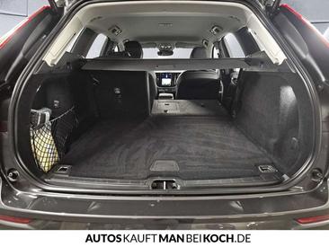 Volvo XC60 B4 Core — photo 16