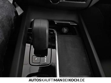 Volvo XC60 B4 Core — photo 31