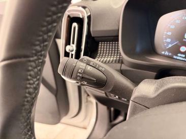 Volvo XC40 T6 Recharge R-Design — photo 19