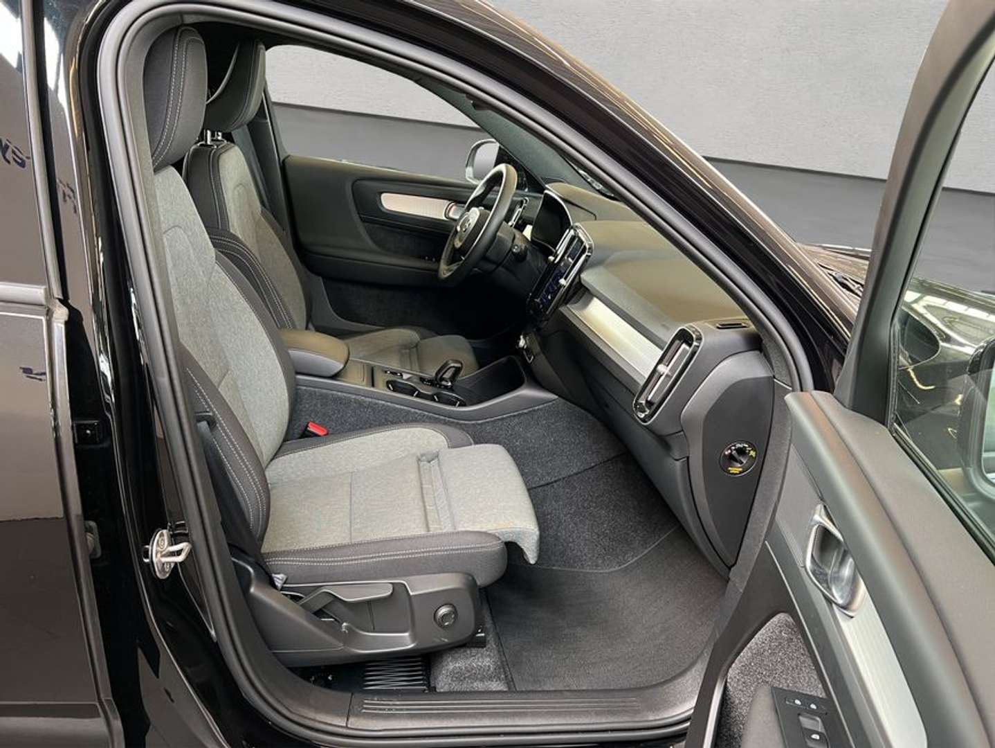 Volvo XC40 B3 Core - 2024 - Joinsteer - #17