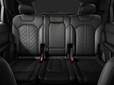 Audi SQ7 SUV — photo 11