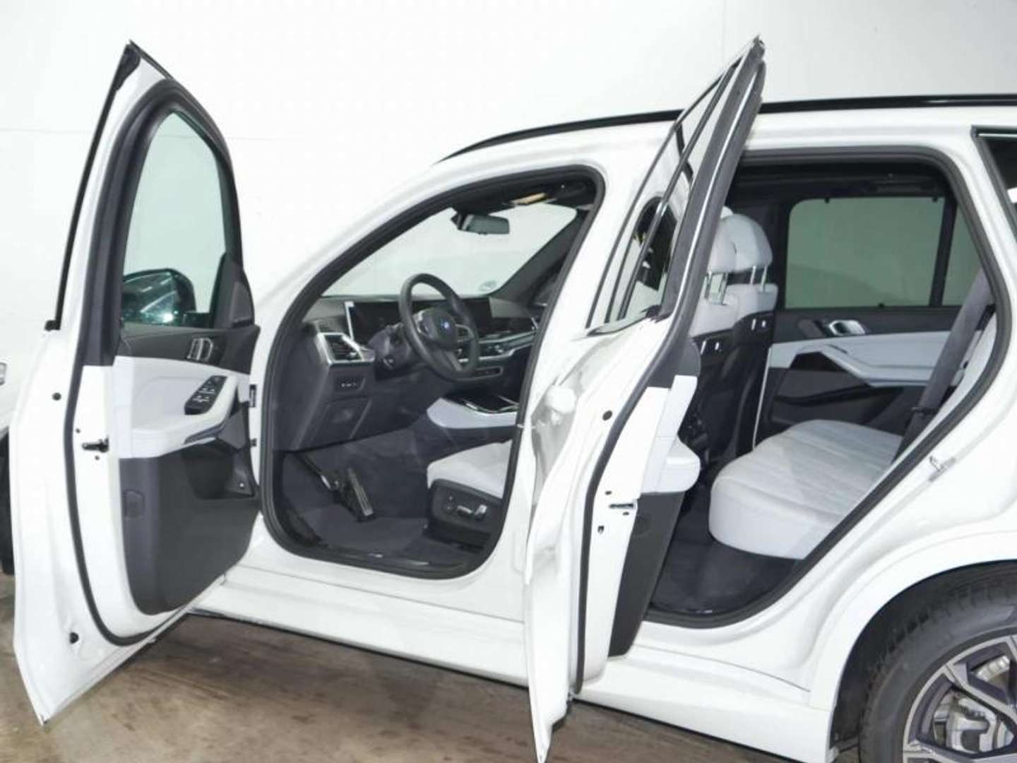 BMW X5 550e M SPORT - 2025 - Joinsteer - #11