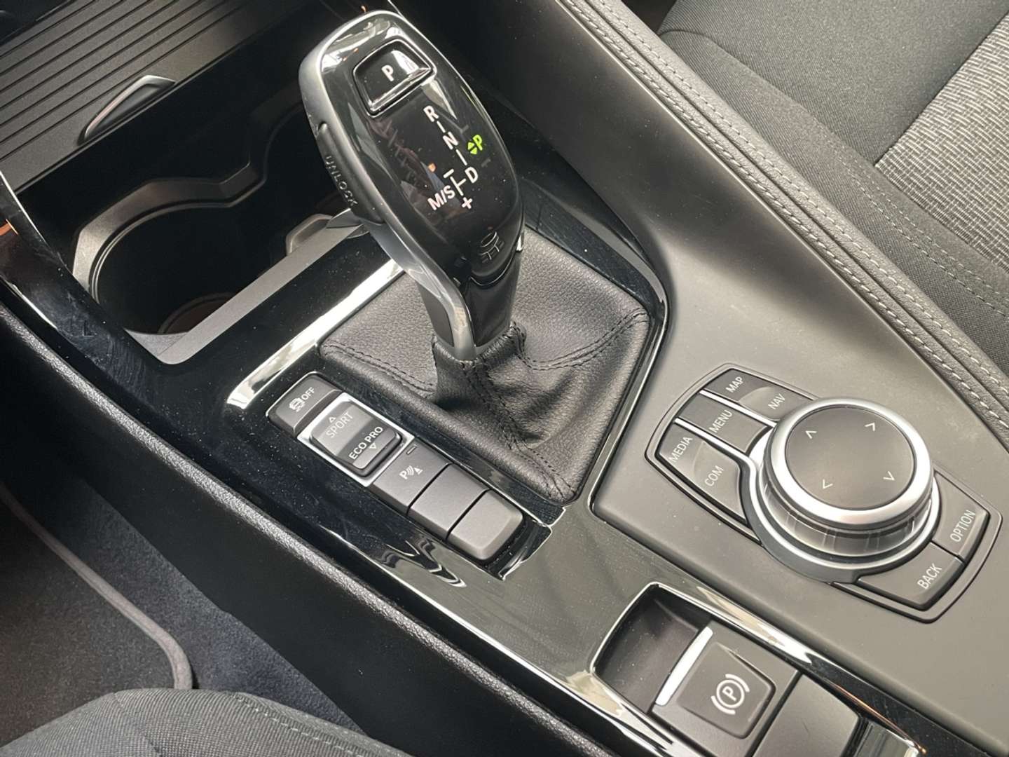 BMW X2 SDrive18i Avantage - 2021 - Joinsteer - #10