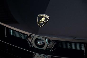 Lamborghini Urus — photo 19