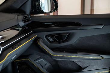 Lamborghini Urus — photo 24