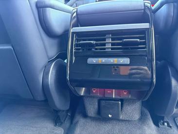 Land Rover Range Rover Sport D250 — photo 18