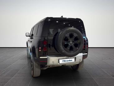 Land Rover Defender 110 SE 3.0 I6 MHEV — photo 4
