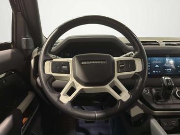 Land Rover Defender 110 SE 3.0 I6 MHEV — photo 9