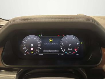Land Rover Defender 110 SE 3.0 I6 MHEV — photo 10