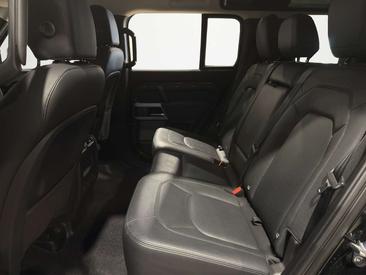 Land Rover Defender 110 SE 3.0 I6 MHEV — photo 11