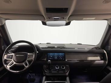 Land Rover Defender 110 SE 3.0 I6 MHEV — photo 12