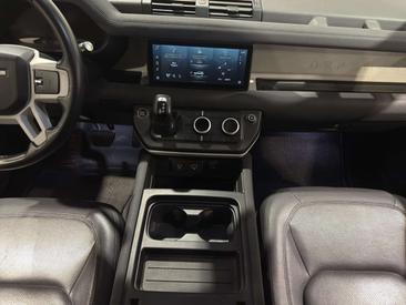 Land Rover Defender 110 SE 3.0 I6 MHEV — photo 13