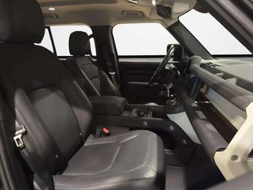 Land Rover Defender 110 SE 3.0 I6 MHEV — photo 15