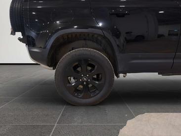 Land Rover Defender 110 SE 3.0 I6 MHEV — photo 21