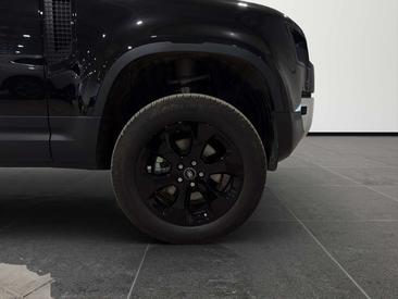 Land Rover Defender 110 SE 3.0 I6 MHEV — photo 22