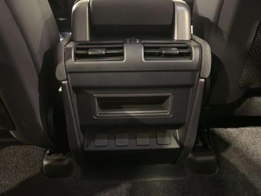 Land Rover Defender 110 SE 3.0 I6 MHEV — photo 25