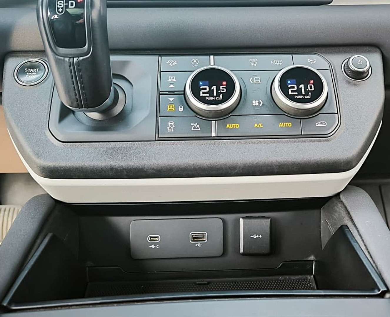 Land Rover Defender 110 X-Dynamic SE IVA ESP 3.0D I6 250 CV AWD Auto - 2023 - Joinsteer - #9