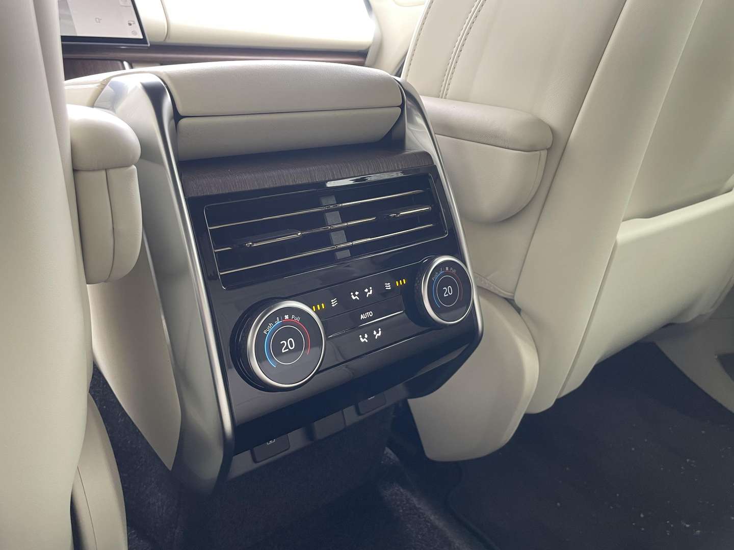 Land Rover Range Rover P460e SE EDITION - 2025 - Joinsteer - #24
