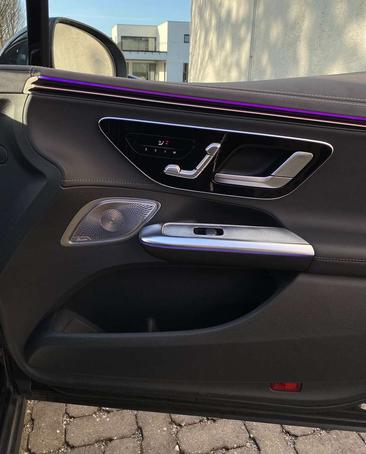 Mercedes EQE 300 — photo 5