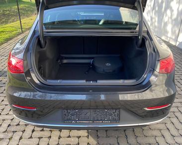 Mercedes EQE 300 — photo 18