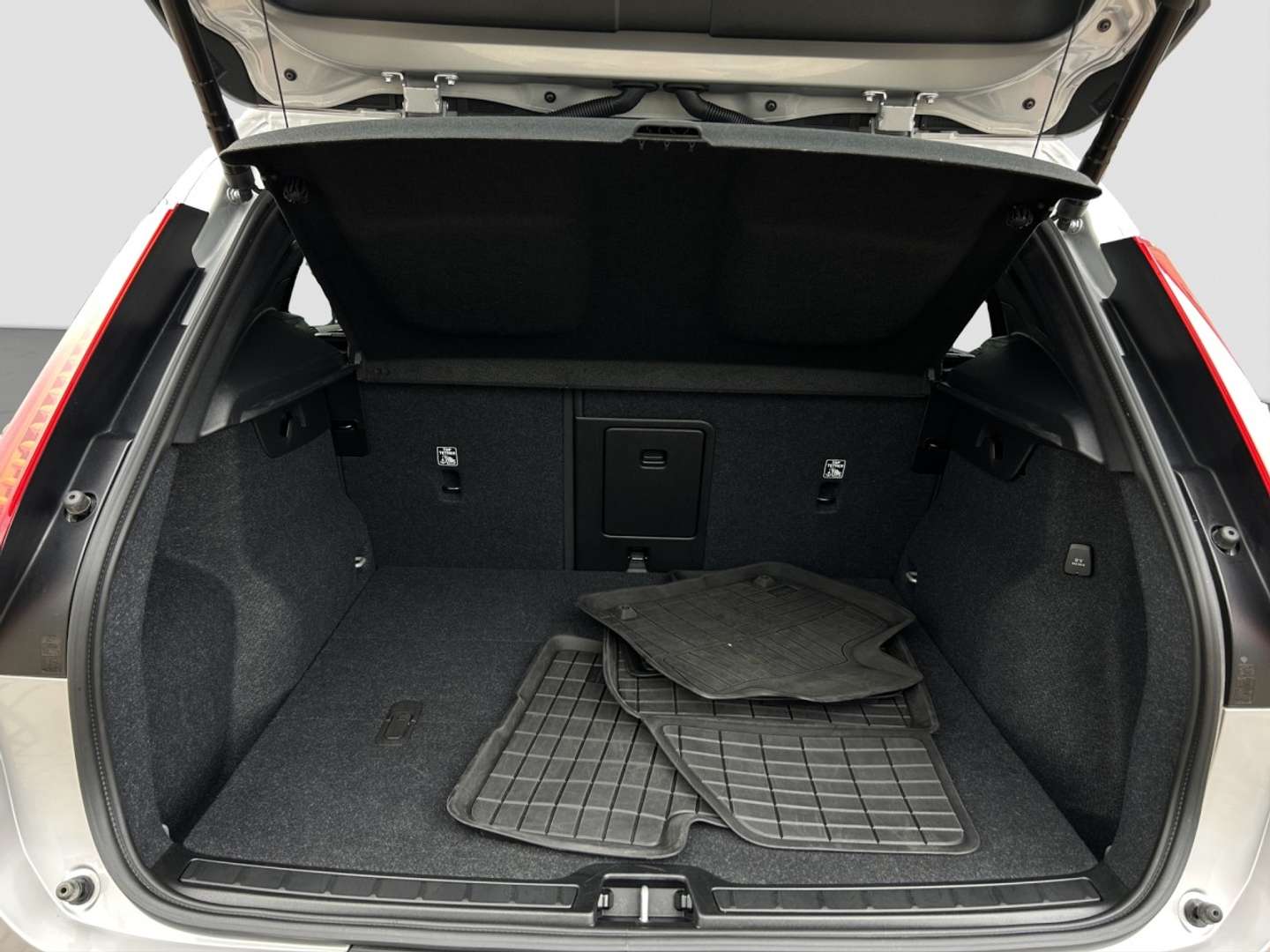 Volvo XC40 B4 Core - 2023 - Joinsteer - #15
