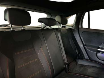 Mercedes GLA 180 AMG Line — photo 14