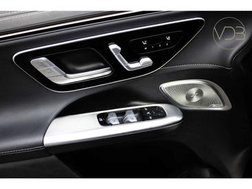 Mercedes EQE 500 Sport — photo 9