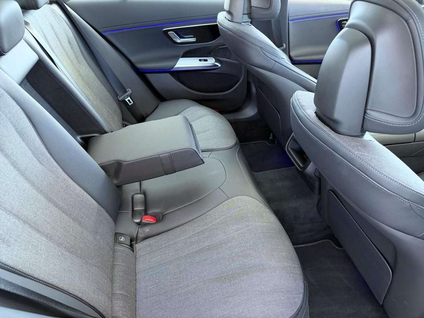 Mercedes Classe E 200 AVANTGARDE - 2025 - Joinsteer - #4