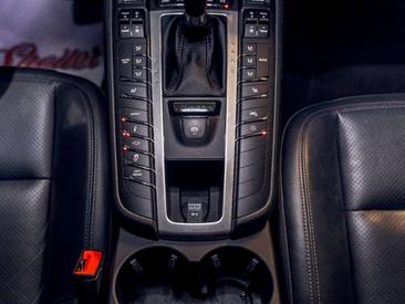 Porsche Macan S — photo 10