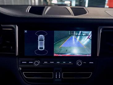 Porsche Macan S — photo 17