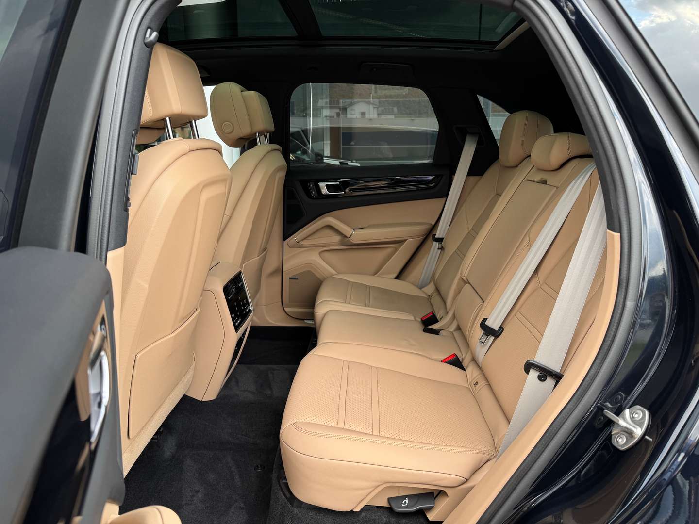 Porsche Cayenne III Platinum Edition E-Hybrid - 2022 - Joinsteer - #15
