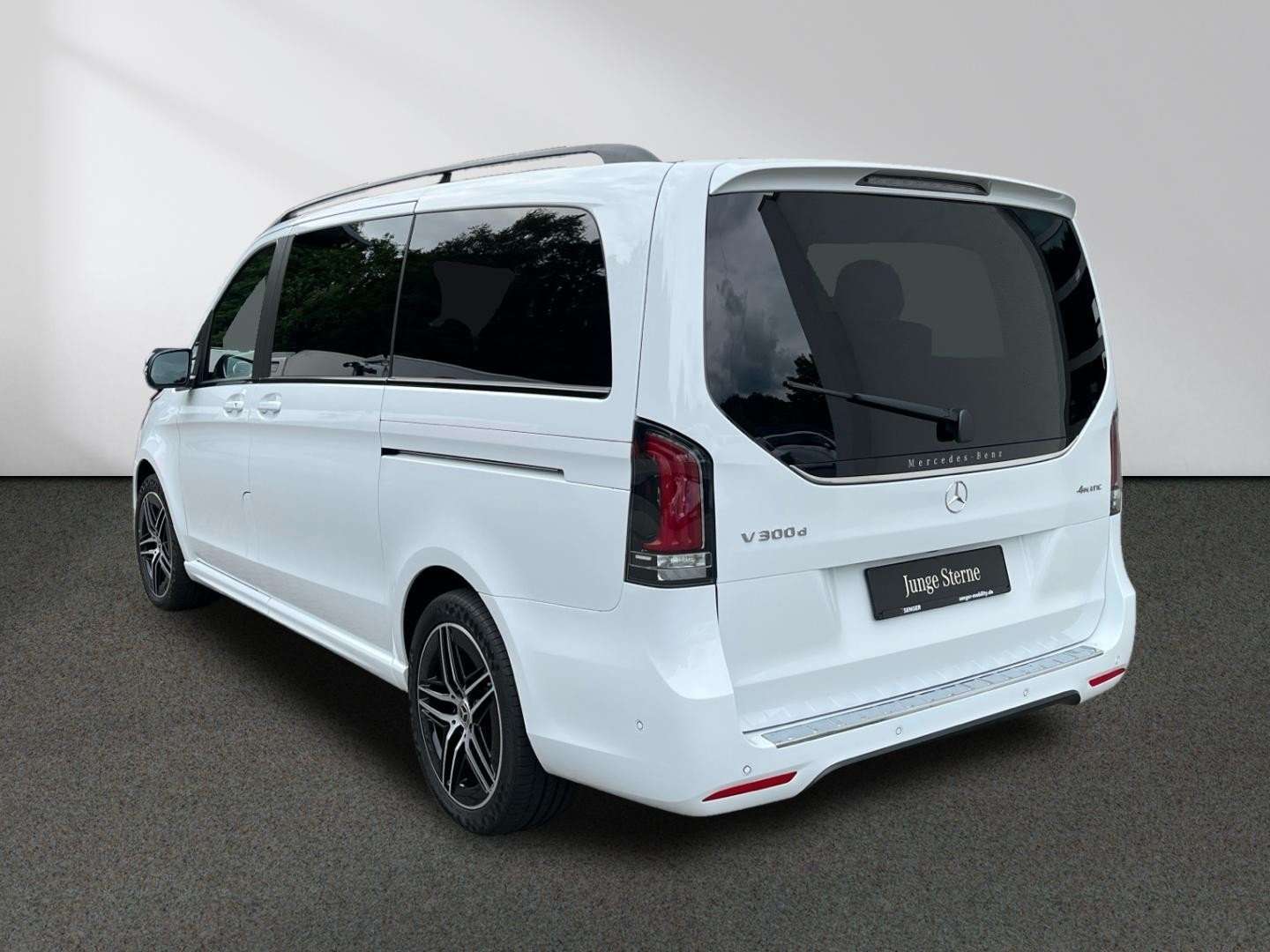 Mercedes V-Class 300 AMG Line - 2024 - Joinsteer - #1