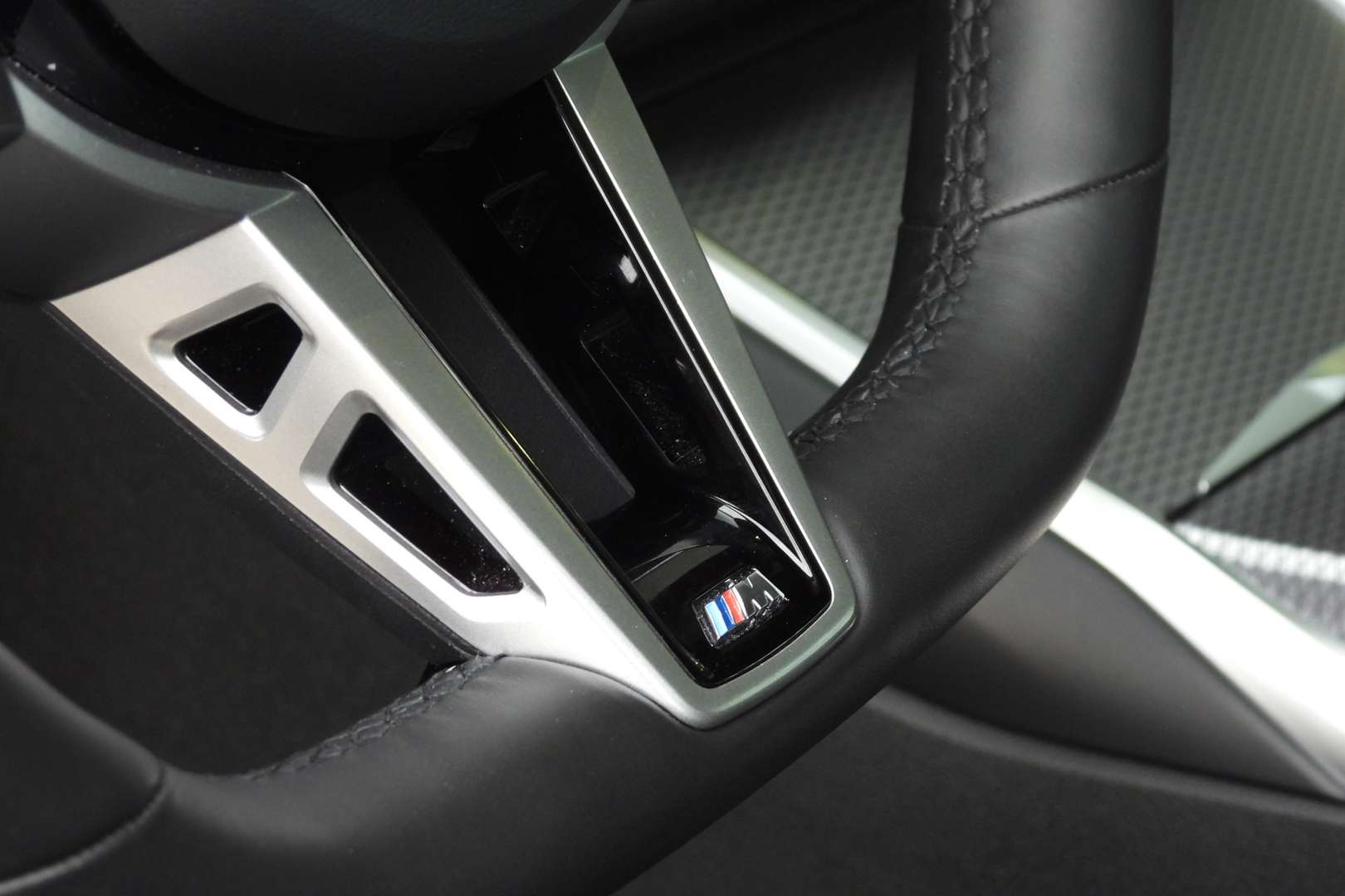 BMW Série 3 M Sport 330e - 2025 - Joinsteer - #14