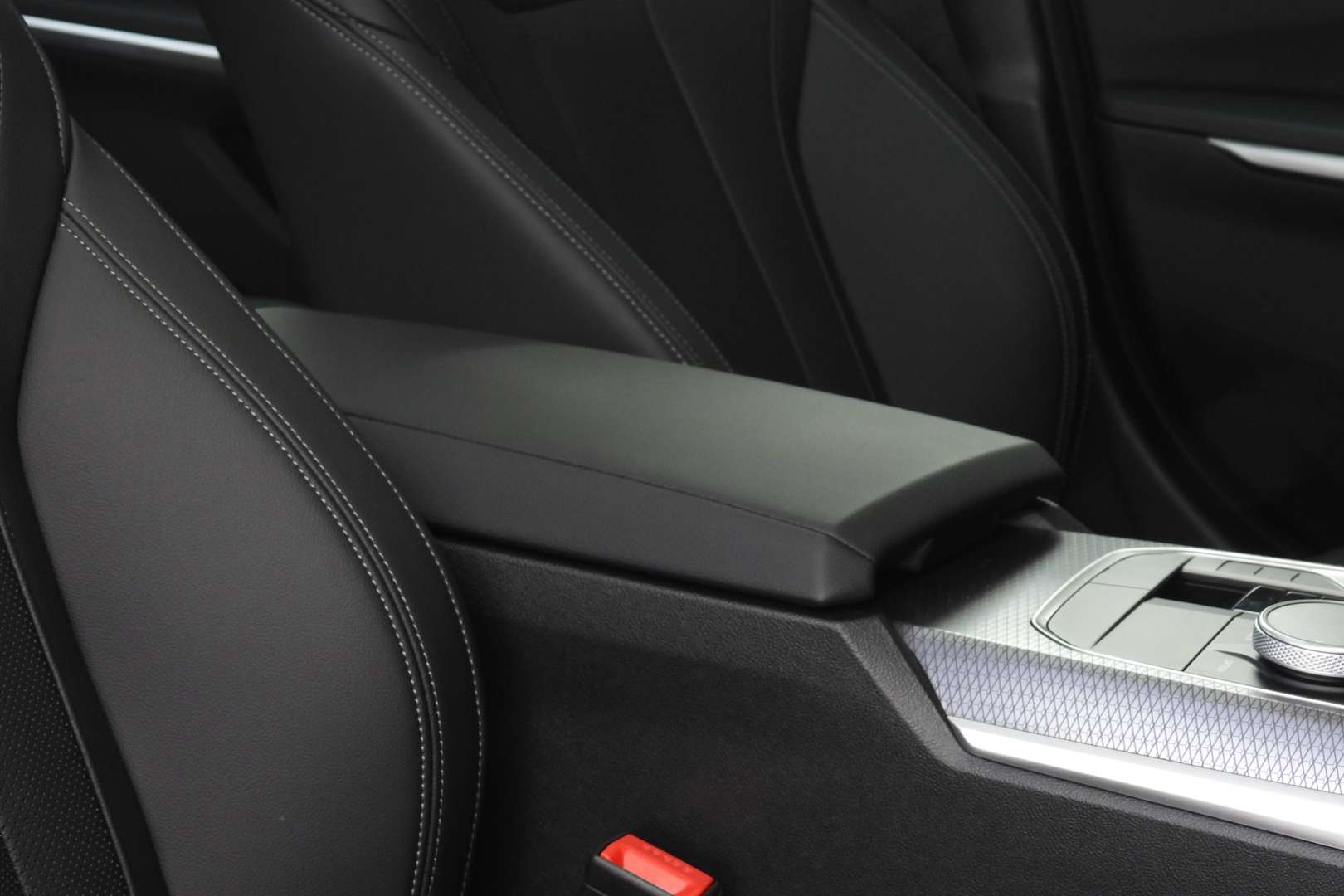 BMW Série 3 M Sport 330e - 2025 - Joinsteer - #32