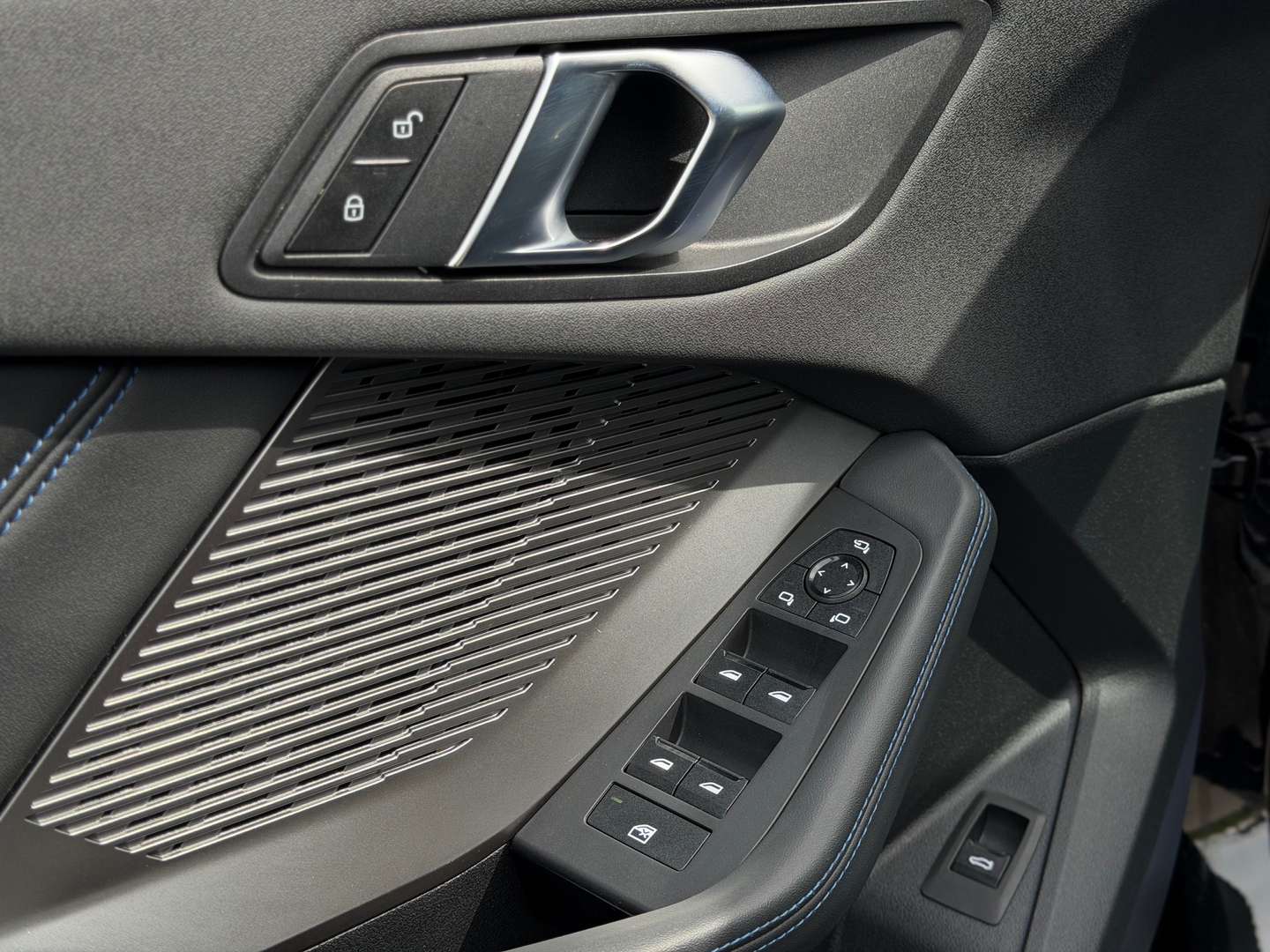 BMW 120e M Sport - 2025 - Joinsteer - #9