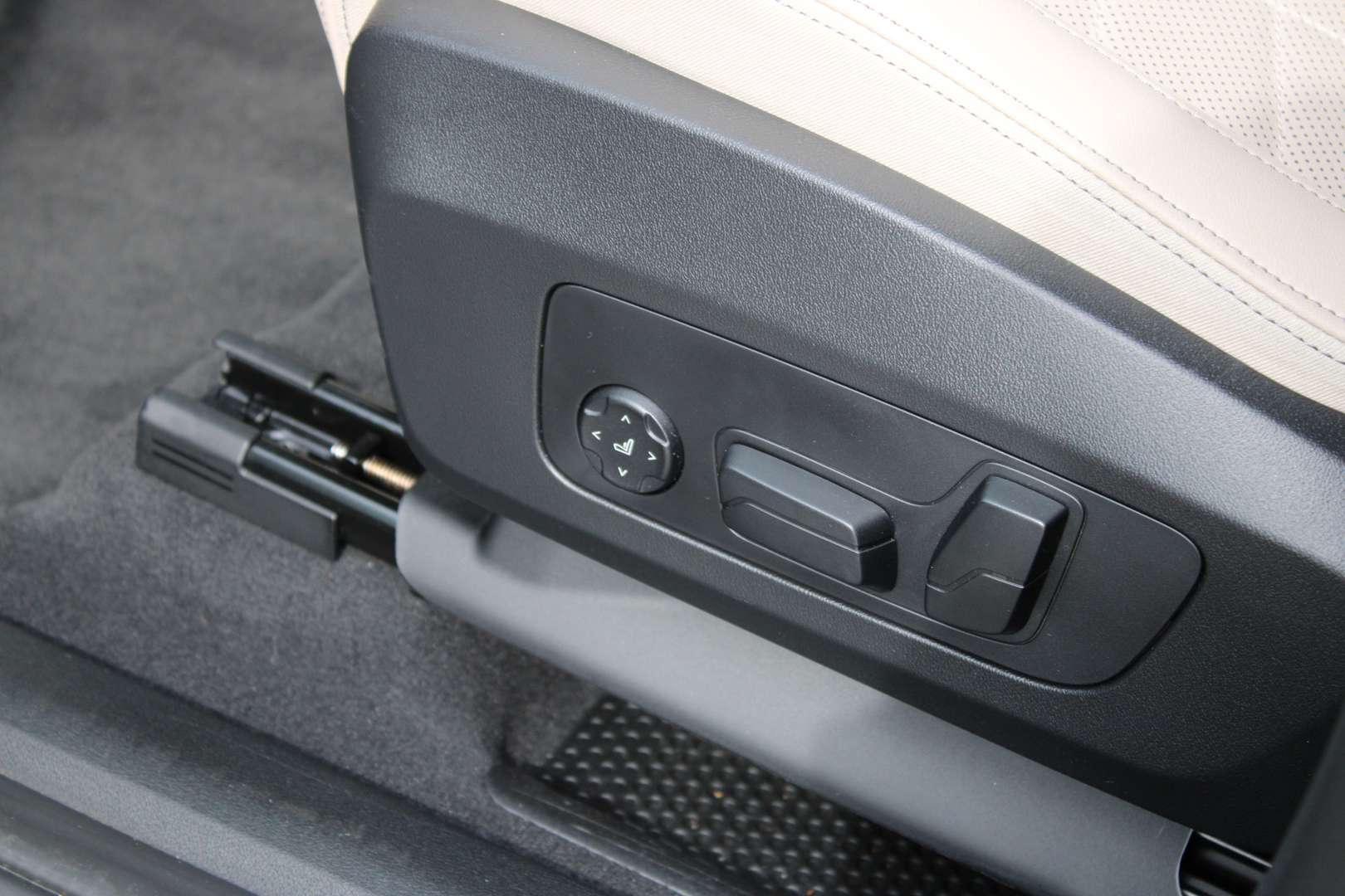 BMW X1 XLine SDrive20i - 2025 - Joinsteer - #24