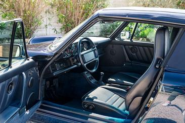 Porsche 964 CARRERA 4 — photo 15