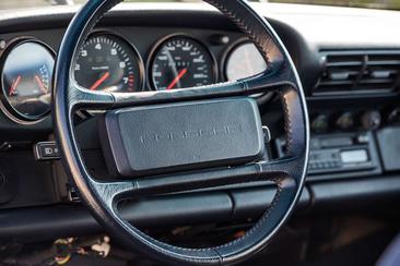 Porsche 964 CARRERA 4 — photo 16