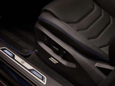 Volkswagen Touareg EHybrid 4Motion Final Edition — photo 11