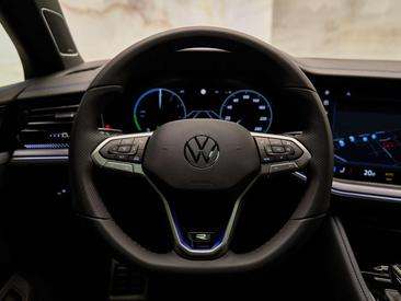 Volkswagen Touareg EHybrid 4Motion Final Edition — photo 15