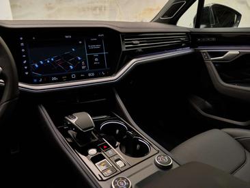 Volkswagen Touareg EHybrid 4Motion Final Edition — photo 18