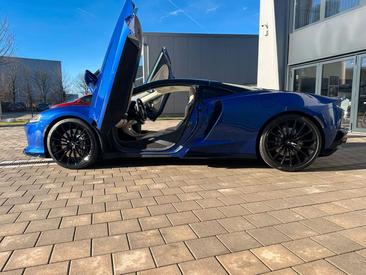 McLaren GT — photo 10