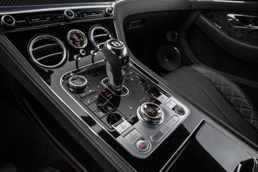 Bentley Continental GT V8 Mulliner — photo 13