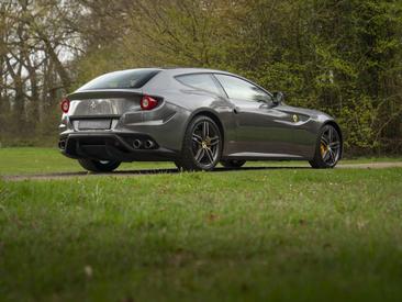 Ferrari FF — photo 2