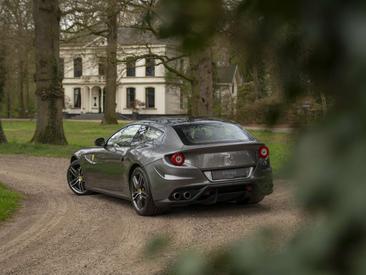 Ferrari FF — photo 6