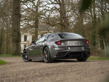 Ferrari FF — photo 22